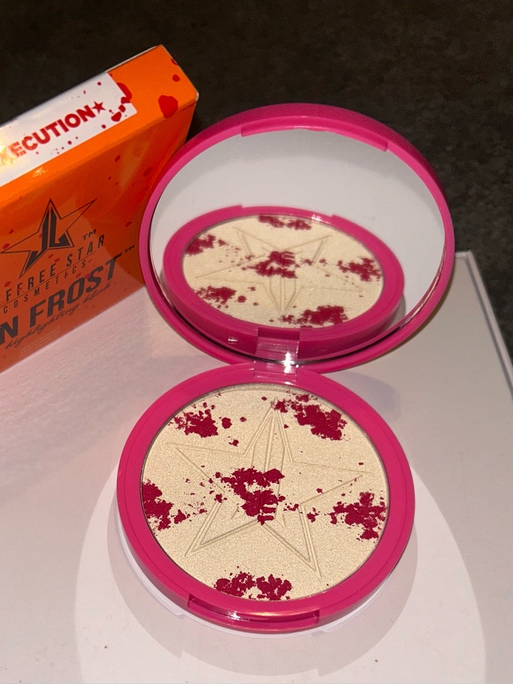 Jeffree Star - Limited Edition Skin Frost Highlighting Blush in Icy Execution